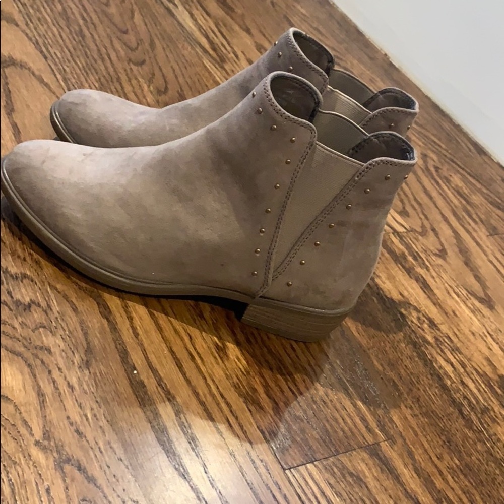 Size 7 Taupe Booties